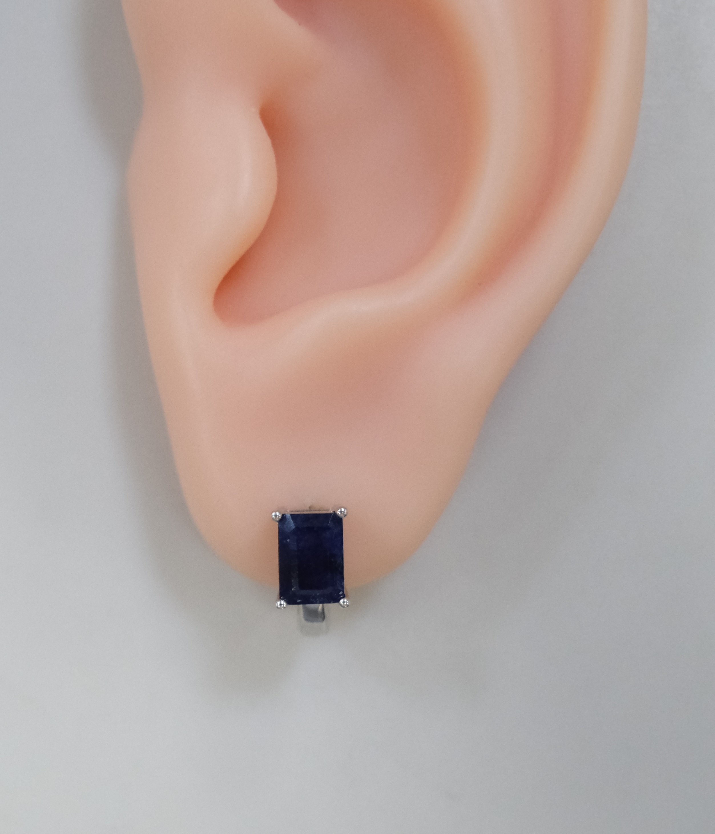 Серебряные серьги с сапфирами